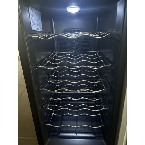 Cave à vin Thomson millesime 18 