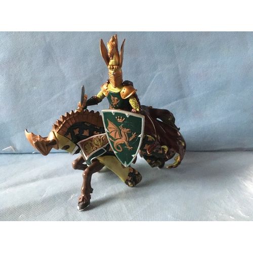 Figurine De Collection Papo : Maitre Des Armes Cimier Dragon Et Son Cheval
