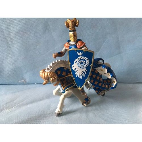 Figurine De Collection Papo : Maitre Des Armes Cimier Belier Et Son Cheval