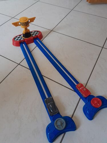 Jeu course Cars piston cup