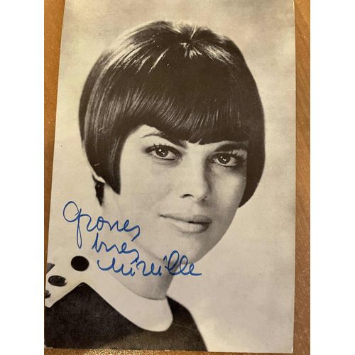 Autographe Mireille Mathieu Jeune, Format Carte Postale. Excellent État.