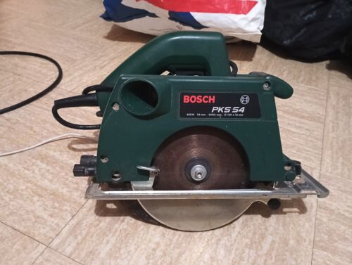 Bonjour je vend une scie circulaire de marque Bosh