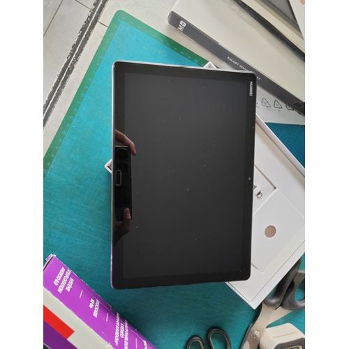 PACK HUAWEI MEDIAPAD M5 LITE 32 Go 10.1 + ETUI A RABAT + HOUSSE SOUPLE + KIT MOLESKINE