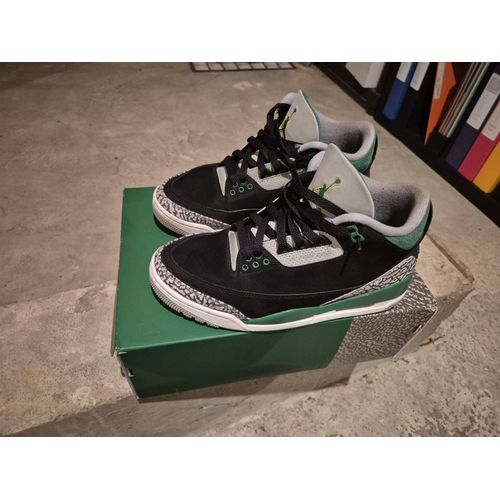 Air Jordan 3 Retro. Nike - 40-41