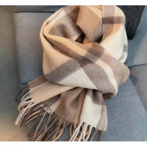?🧣 Écharpe Douce À Carreaux Beiges & Crème – Style Cocooning Chic