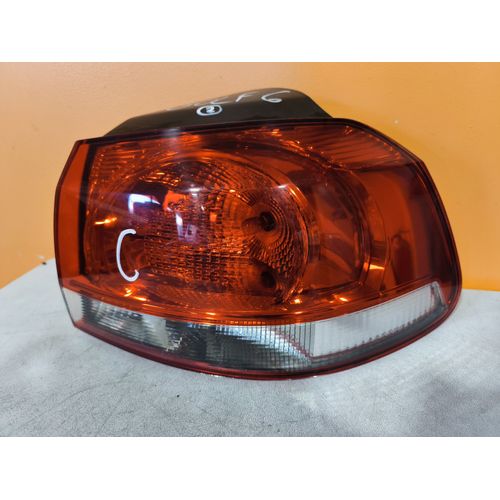 Feu Arrière Droit Volkswagen Golf Réf : 5k0945096n