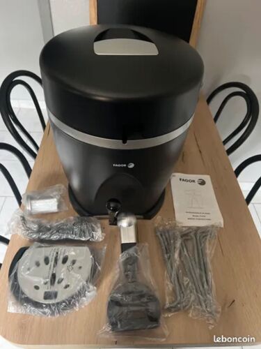 Vend Pompe À Bière 5 Litres Neuve De Marque Fagor 