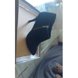 Chaussures Talons Noires Jamais Portées. En Daim Taille 40