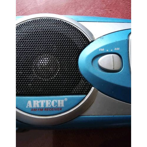 Ancien poste de radio à piles