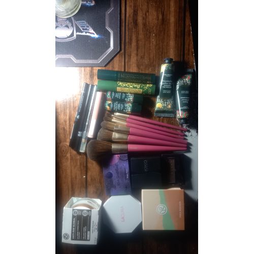 Ensemble Produit De Beauté 