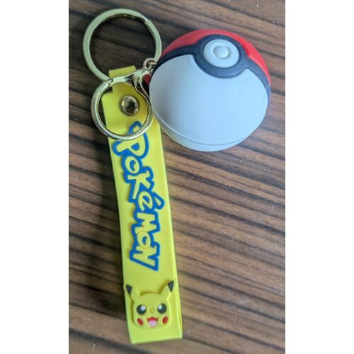 Porte Clés Pokeball Avec Un Bracelet Pikachu