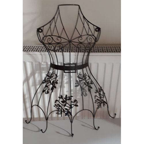 Porte-manteau vintage mural décoratif en métal avec une forme de robe de fil métallique noir - 5 crochets de suspension au bas - à fixer au mur