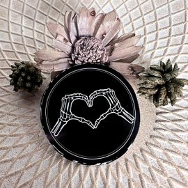 sticker personnalisé - noir - coeur squelette - fait main