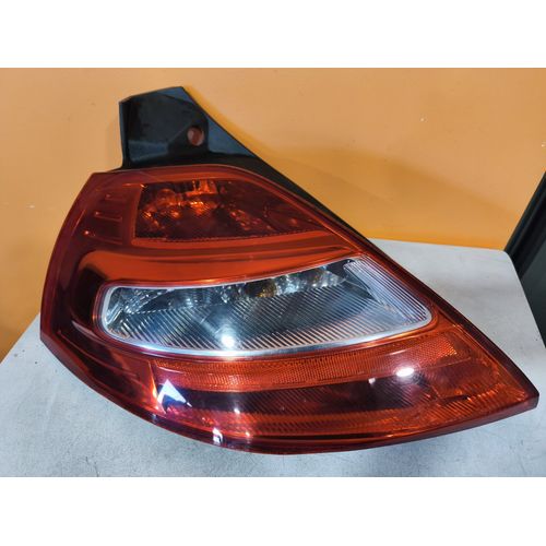 Feu Arrière Gauche Renault Megane 2 Réf : 8200413214