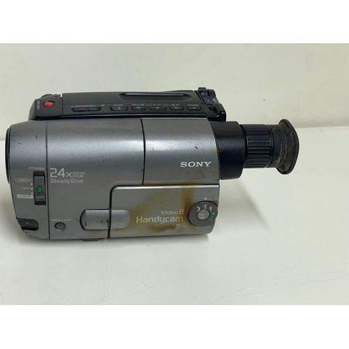 Caméscope Sony Handycam CCD-TRV21E PAL (Video 8)