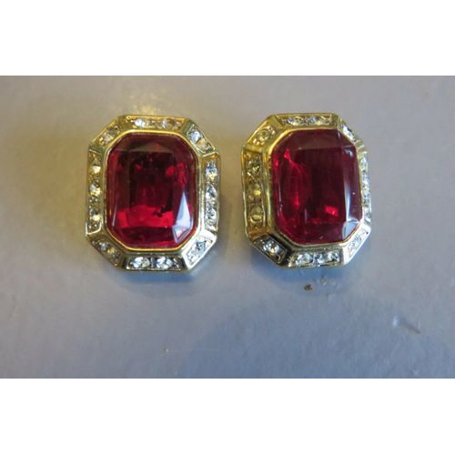 Boucles D'Oreilles Vintage Clips Pierre Rouge Entourée De Strass