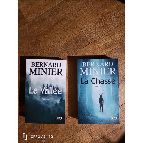 Lot De 2 Livres Grand Format De Bernard Minier : La Vallée + La Chasse
