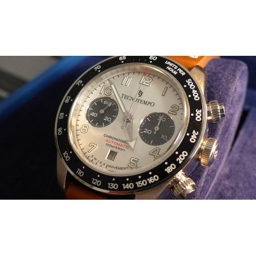 Joli Chronographe Automatique.