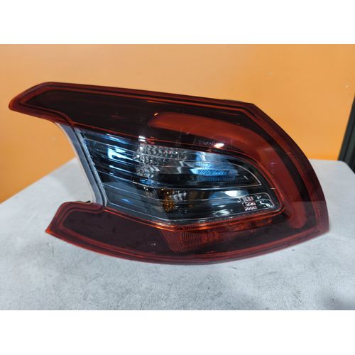 Feu Arrière Gauche Peugeot 308 Réf : 9823728680