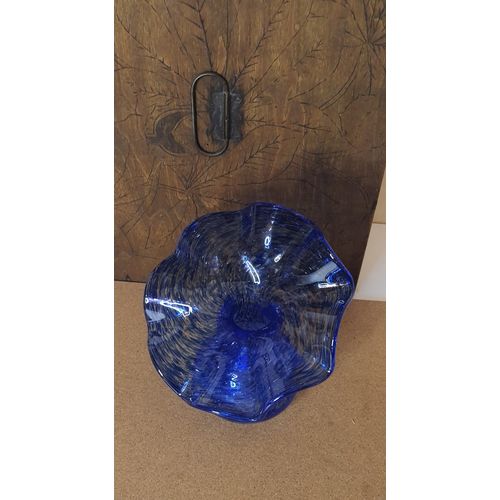 Superbe vase bleu cobalt en verre signé