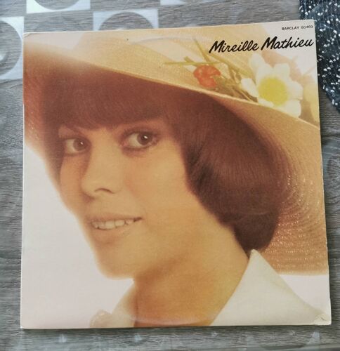 Mireille Mathieu – En Frappant Dans Nos Mains . Disque Vinyl 33t