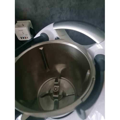 Thermomix tm6 avec tout ses accessoires
