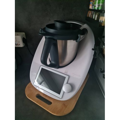 Thermomix tm6 avec tout ses accessoires