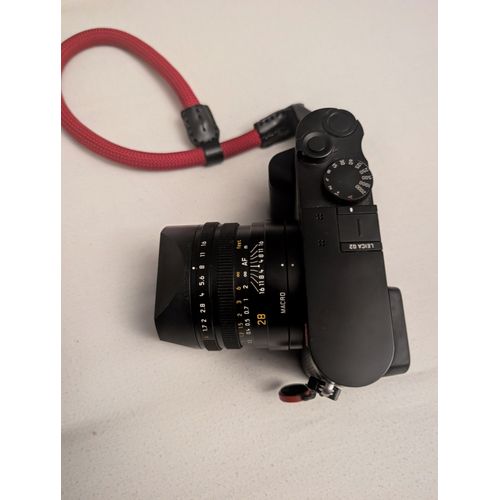 Leica Q2 47 mpix + Grip