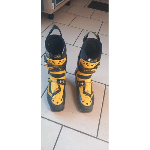 Chaussures De Ski De Randonnée Sportiva Taille 39 Tres Bon État .