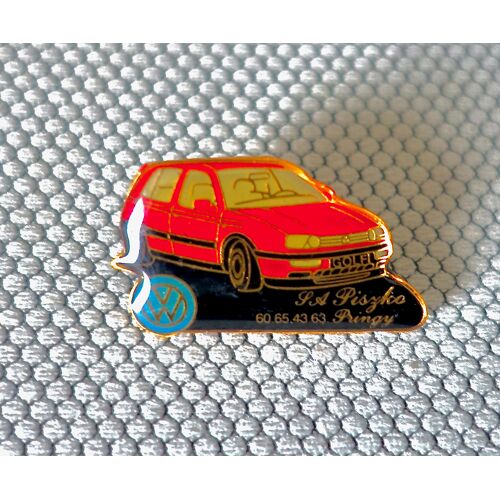 Pins Voiture Golf Volkswagen. S.A Garage Piszko, Pringy. Seine Et Marne, Ile De France. Pins Voiture.