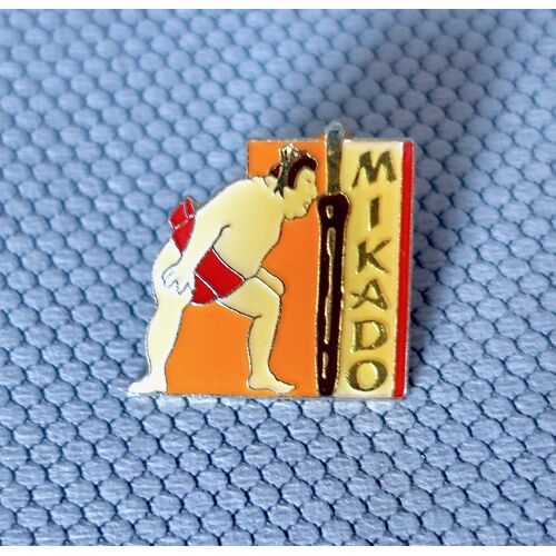 Pins Alimentation Chocolat. Pins Mikado Chocolat. Sumo. Signé Sauvagine.