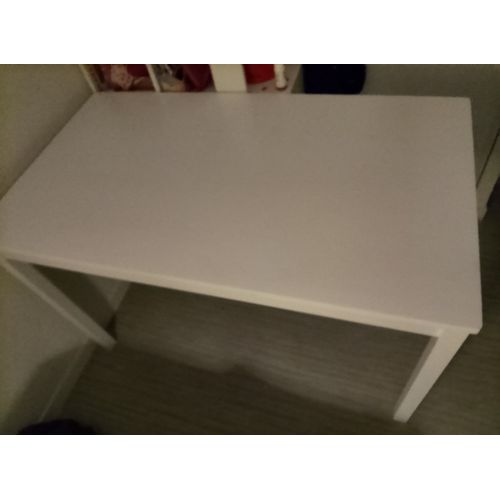 Table blanche 55 €