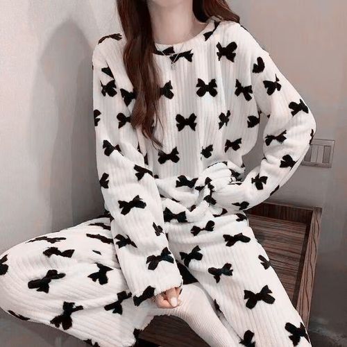 Pyjama En Velours Côtelé Pour Femme Avec Motif Papillon, Épais Et Chaud Pour L'automne Et L'hiver, Ensemble Décontracté Blanc Avec N?Ud Papillon, Taille Unique (Adapté Pour 40-65 Kg),