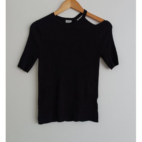 Pull Noir Epaule Decouverte. Manches Courtes. Pimkie. Taille 36 / 38