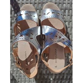 Belles Sandales Couleur Argentee Metallisee.