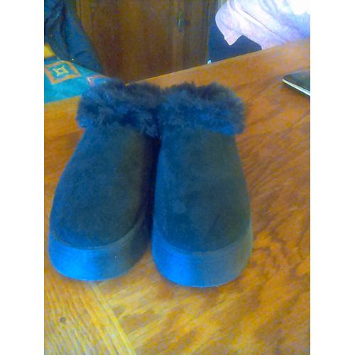 Je Vends Chaussures Femme Et Homme Plusieurs Pointure Différents Merci Beaucoup