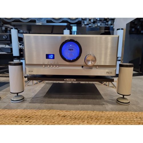 Pass Labs INT-250 Ampli intégré gris argent Ex Démo