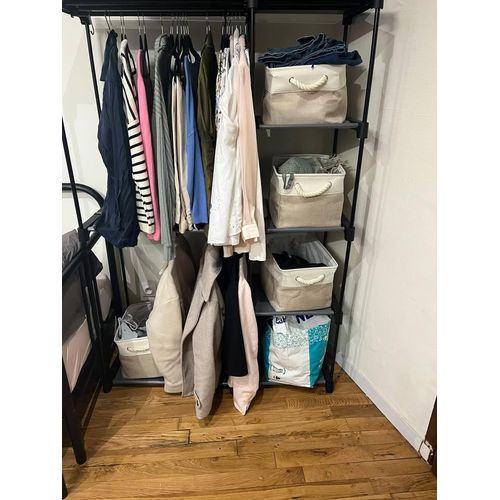 Penderie à 2 niveaux et 4 étagères