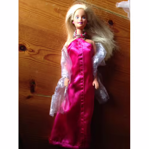 poupée barbie blonde