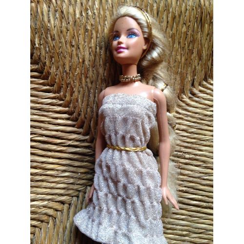 poupée barbie blonde cheveux longs
