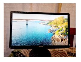 ECRAN LED PC GAME MHL MOBIL 24" MONITEUR FULL HD 16/9 HDMI SMARTIMAGE LITE  SMARTCONTRAST SMARTCONTROL  VGA DVI JACK AUDIO 3WX2 VIDEO POUR BLURAY CONSOL JEUX PHONE DECOD LECT DVD RECEPT PHILIPS 247E