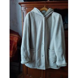 Vends Très Beau Manteau D'Hiver Très Chaud En Imitation Daim De Chez Damart Entièrement Doublé Avec Capuche Doublée Et 2 Grandes Poches, Fermé Par 4 Boutons.