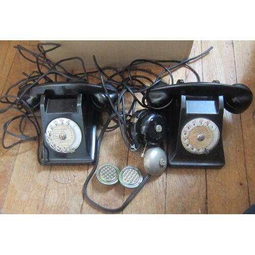 Lot de 2 Téléphones à cadran rotatifs Burgunder U43 Bakélite Noirs dont 1 SNCF 1 avec une sonnette séparé + 2 microphones