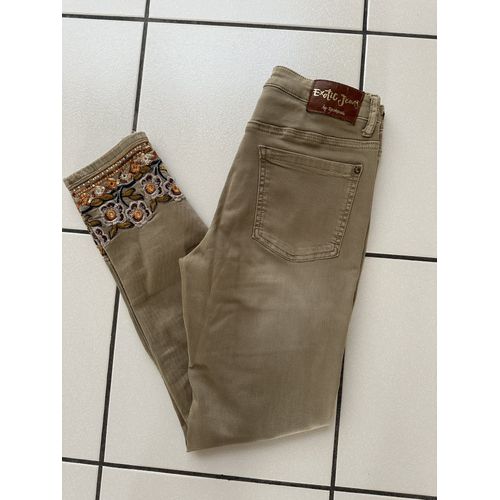 Jeans Beige Avec Broderie Taille 36 En Très Bon État Desigual
