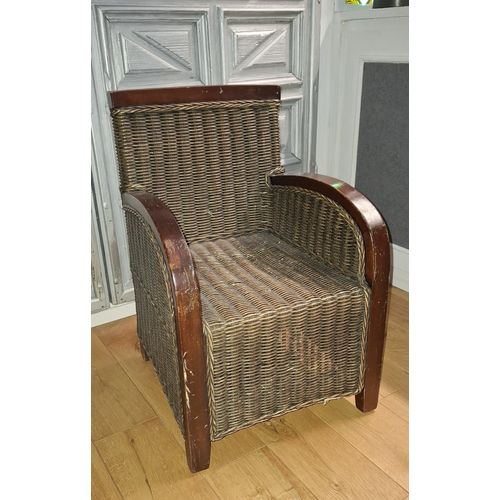 fauteuil d'enfant en rotin