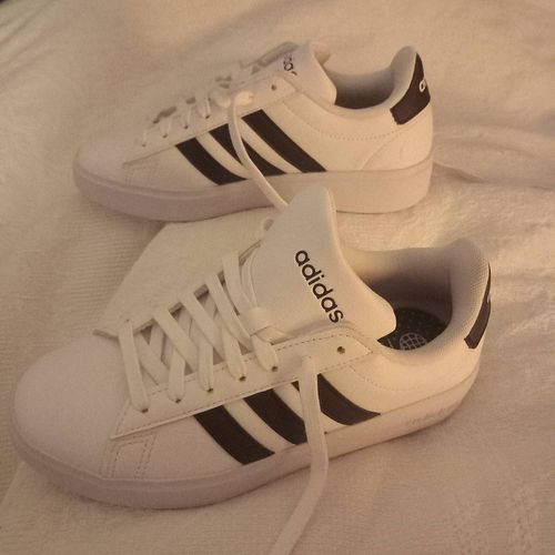 Baskets Adidas Grand Court Cloudfoam Comfort Taille 36