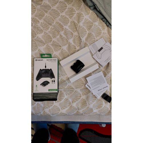 Chargeur Xbox séries X manette marque Nacon