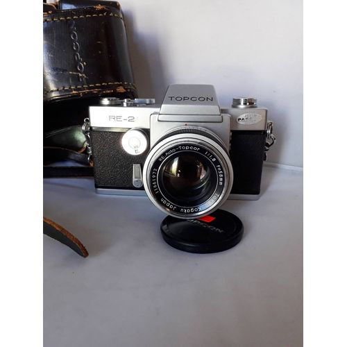 TOPCON RE-2 AVEC OBJECTIF TOPCOR 58/1.8 ET SAC CUIR