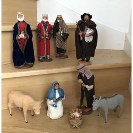 Crèche De Santons De Provence Habillés De 27cm