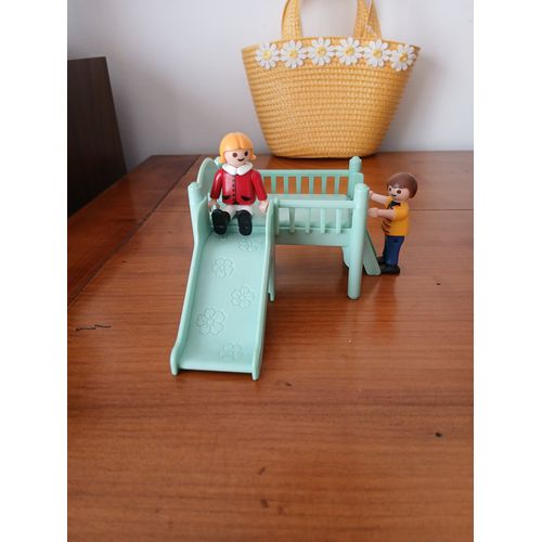 Jouets miniatures/maison poupée: Lit-toboggan + 2 figurines